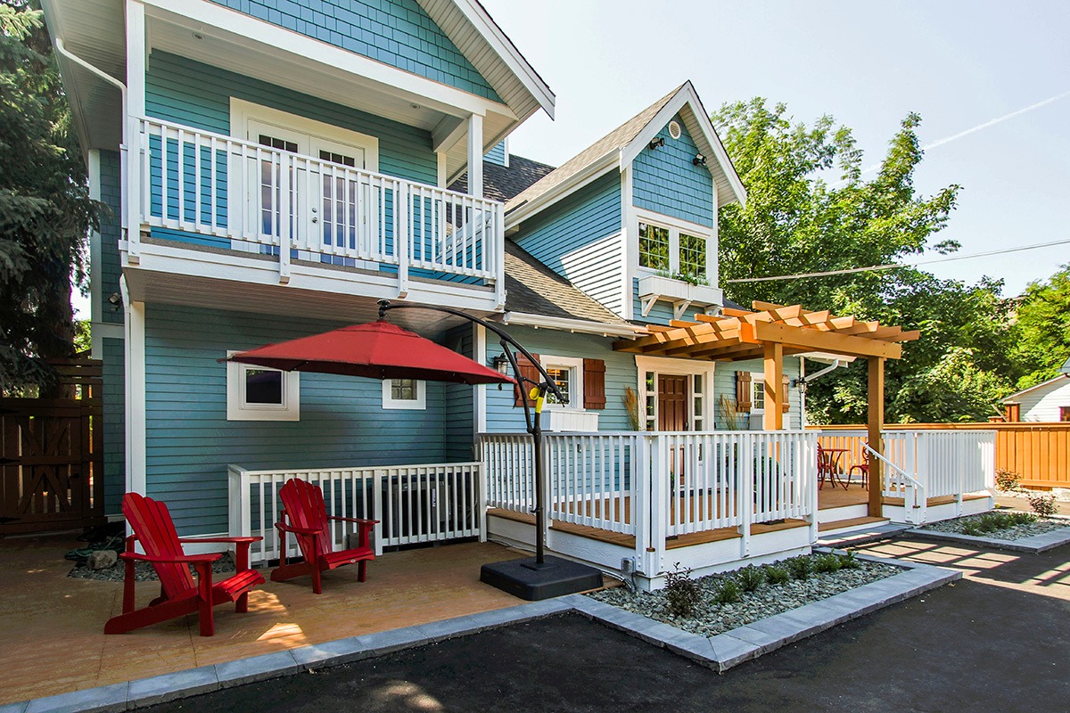 Kelowna Bed & Breakfast (CHATHAM HOUSE) Kelowna,, Canada Best Price