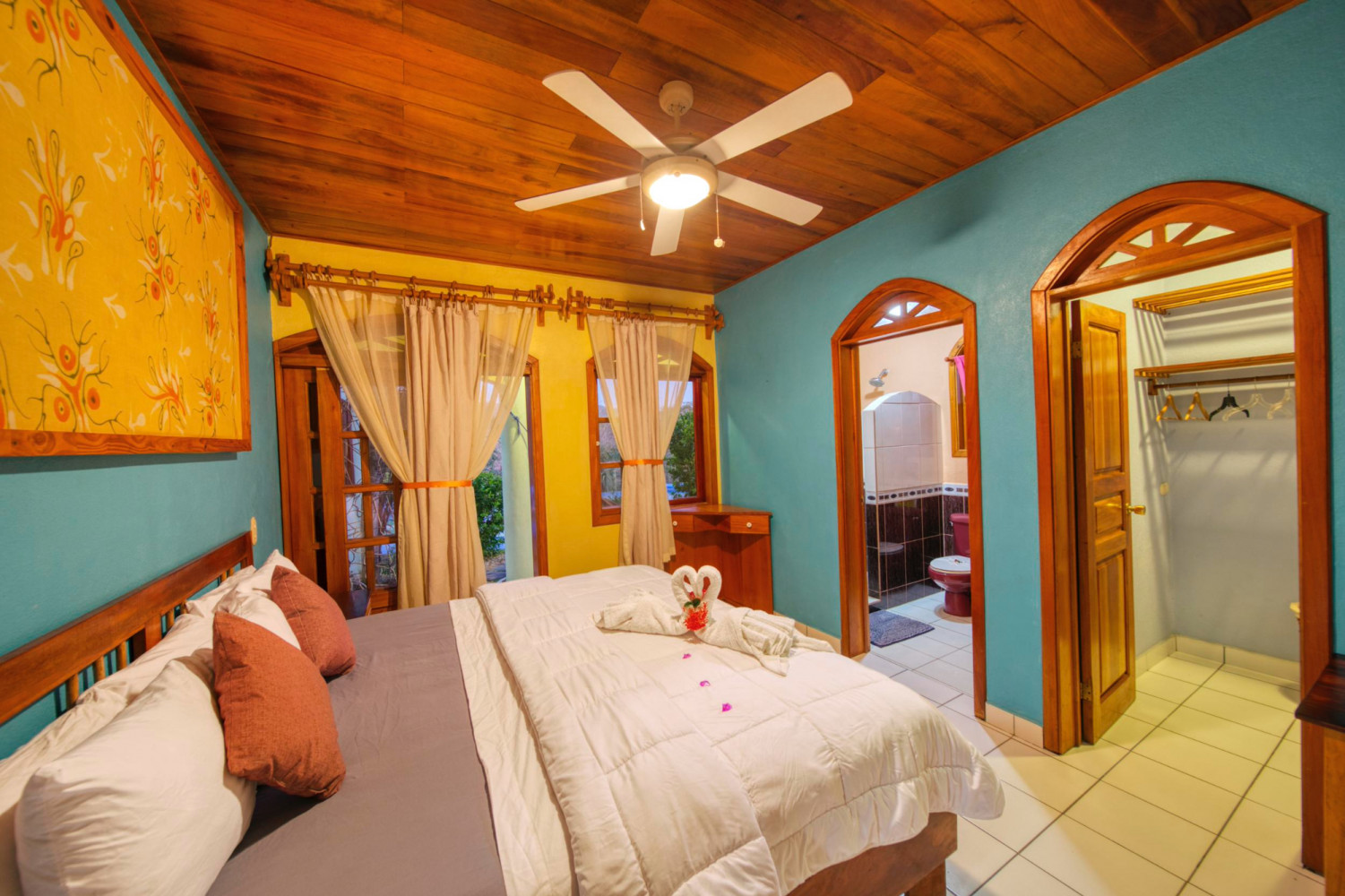 Villa King room with poolside slider at Jungle's Edge