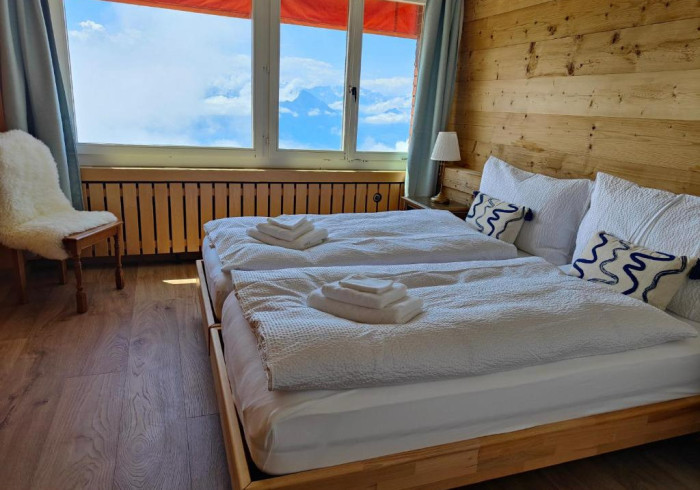 Standard with Lake and Alpine View — Bild 1