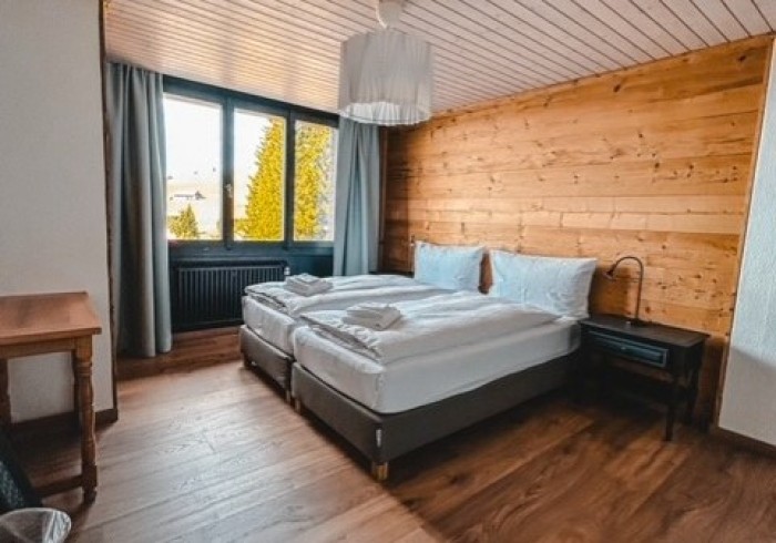 Superior with Side Mountain View — Bild 1