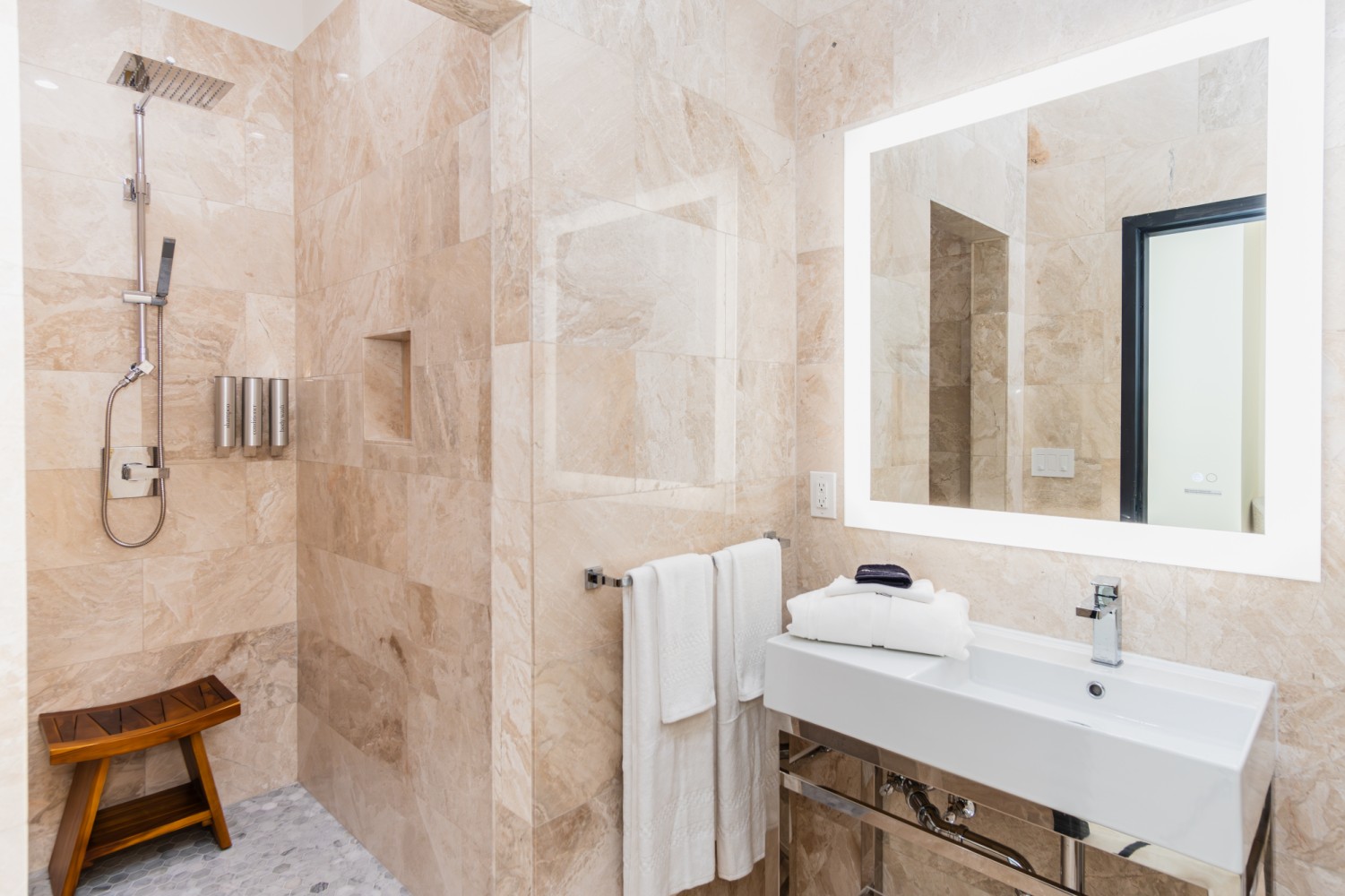 The Link Hotel — gallery preview 3