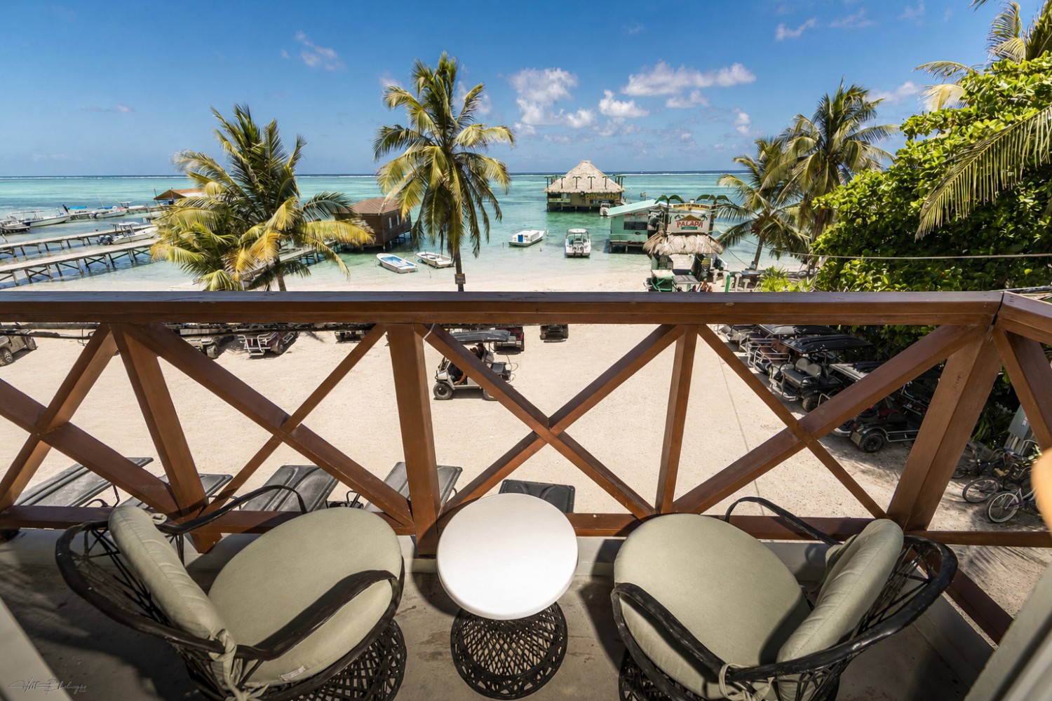 King Bed Ocean Front with Balcony — photo 5